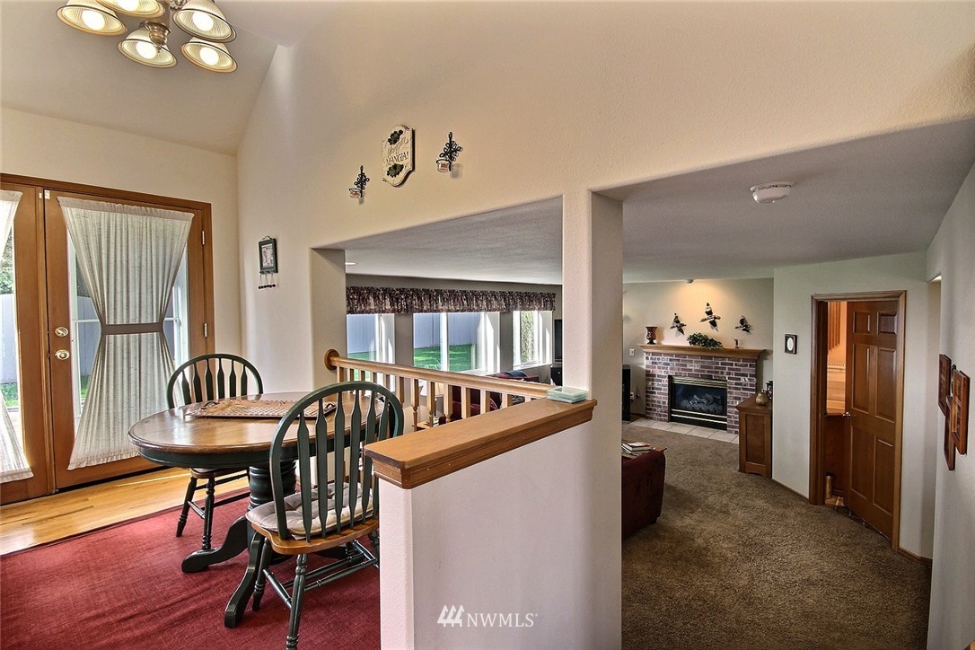 2115 Jones Avenue Northeast Renton, WA 98056 - Photo 10 of 25 Gallery Image 10