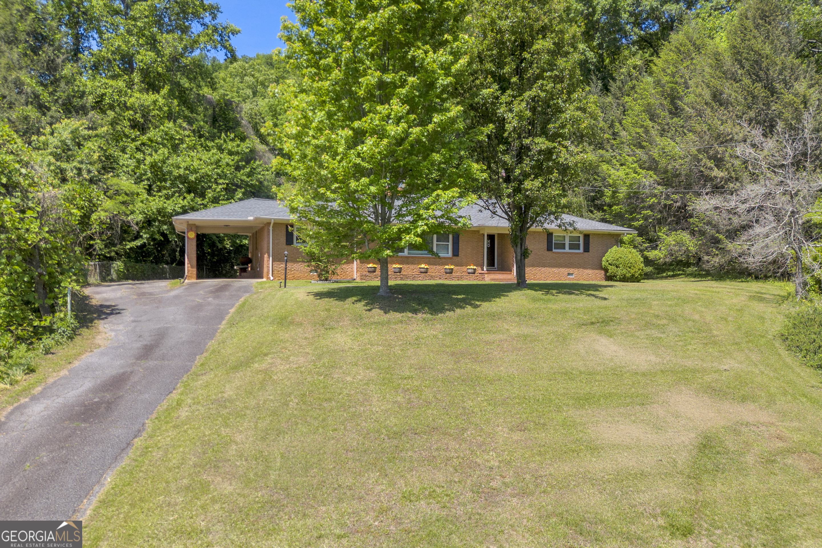 1973 Falls Road Toccoa, GA 30577 - Photo 7 of 55