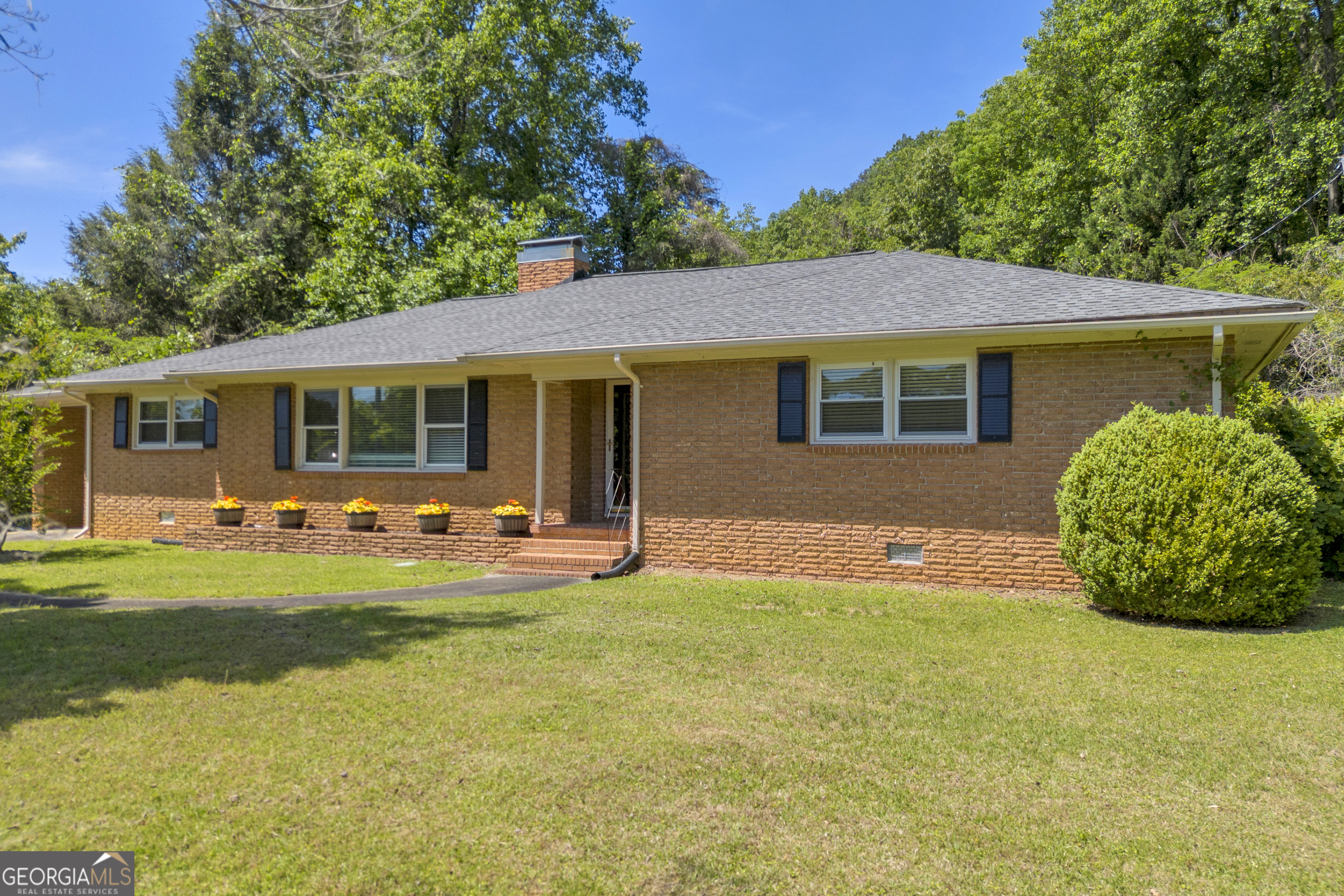 1973 Falls Road Toccoa, GA 30577 - Photo 10 of 55