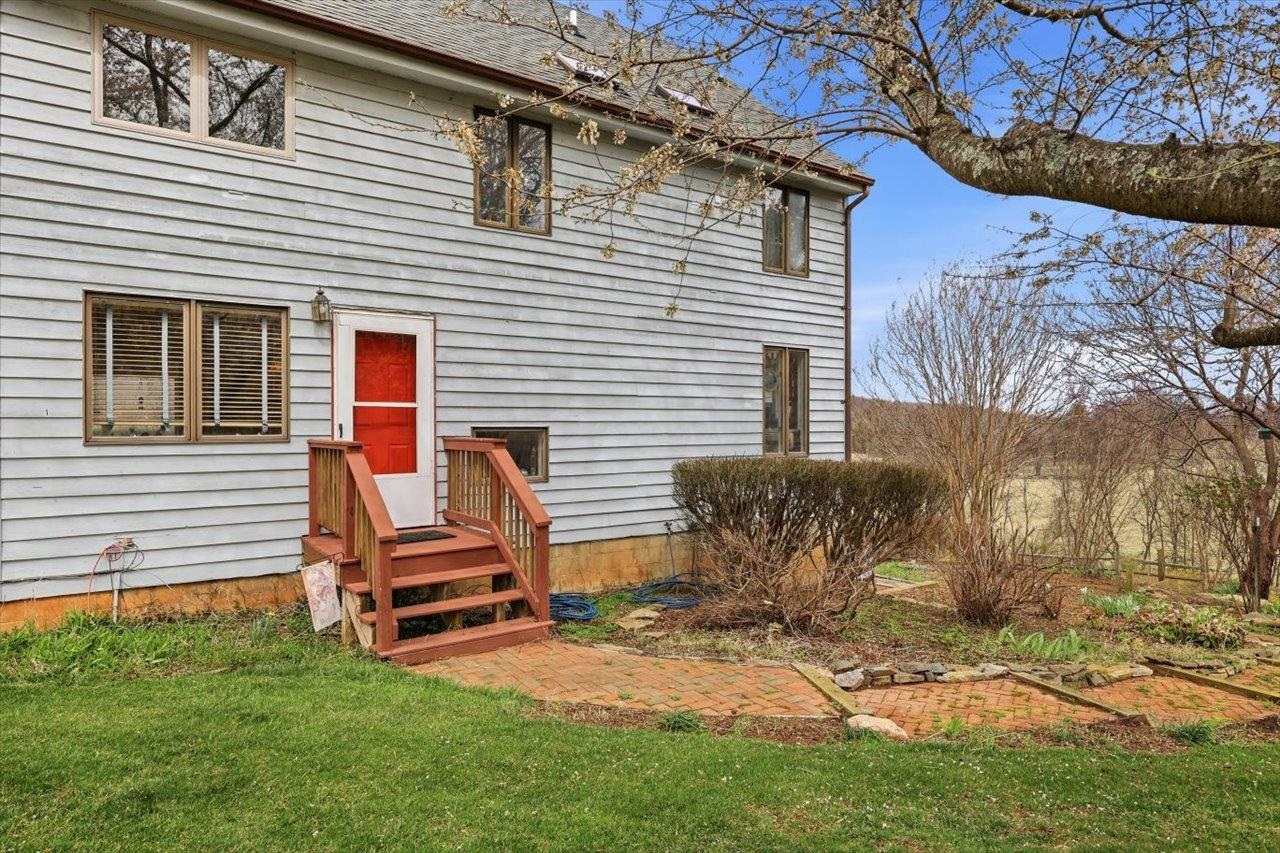 1120 Kingsway Road Afton, VA 22920 - Photo 32 of 44