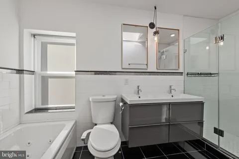 $3,275 | 412 East Lanvale Street, Baltimore, MD 21202