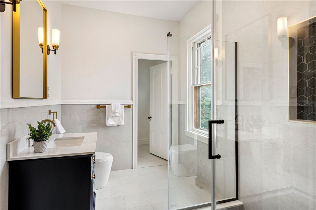 164 Prospect Street Providence, RI 02906 - Photo 27 of 48 Main Unit - Second floor Family Bath