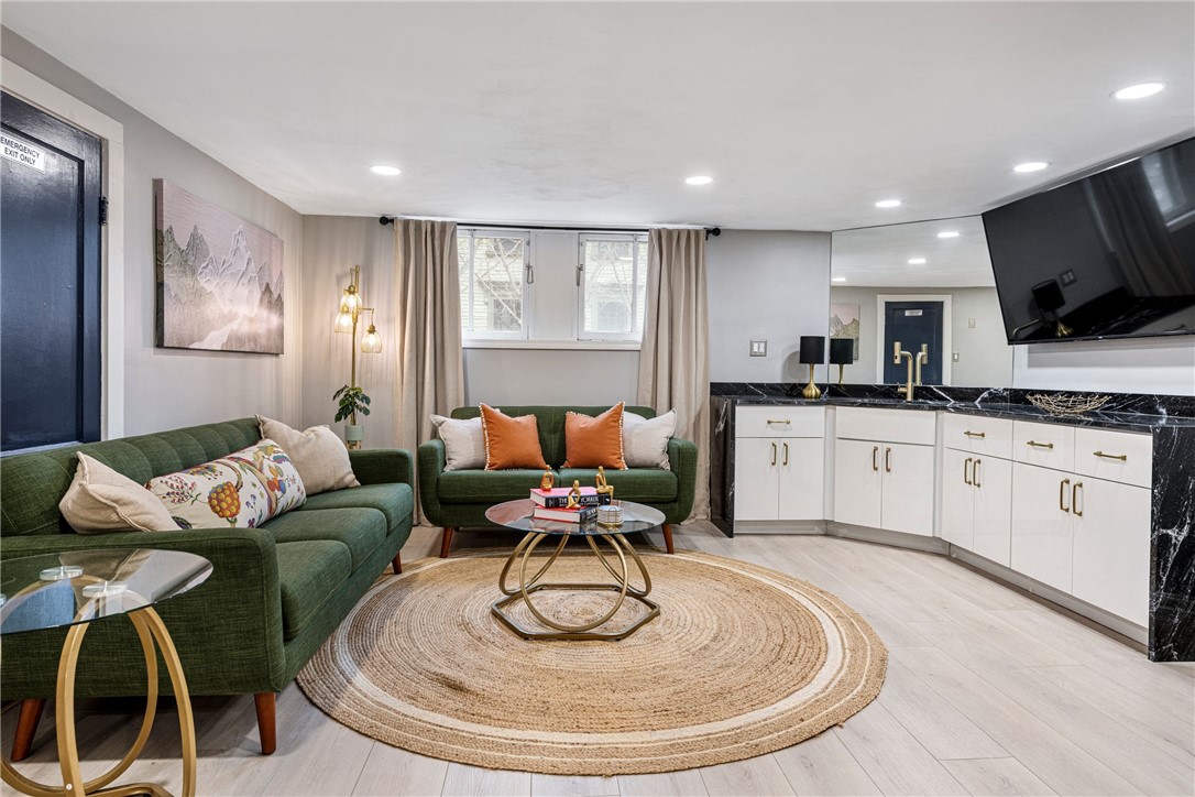 164 Prospect Street Providence, RI 02906 - Photo 37 of 48 Garden Unit - Living Room