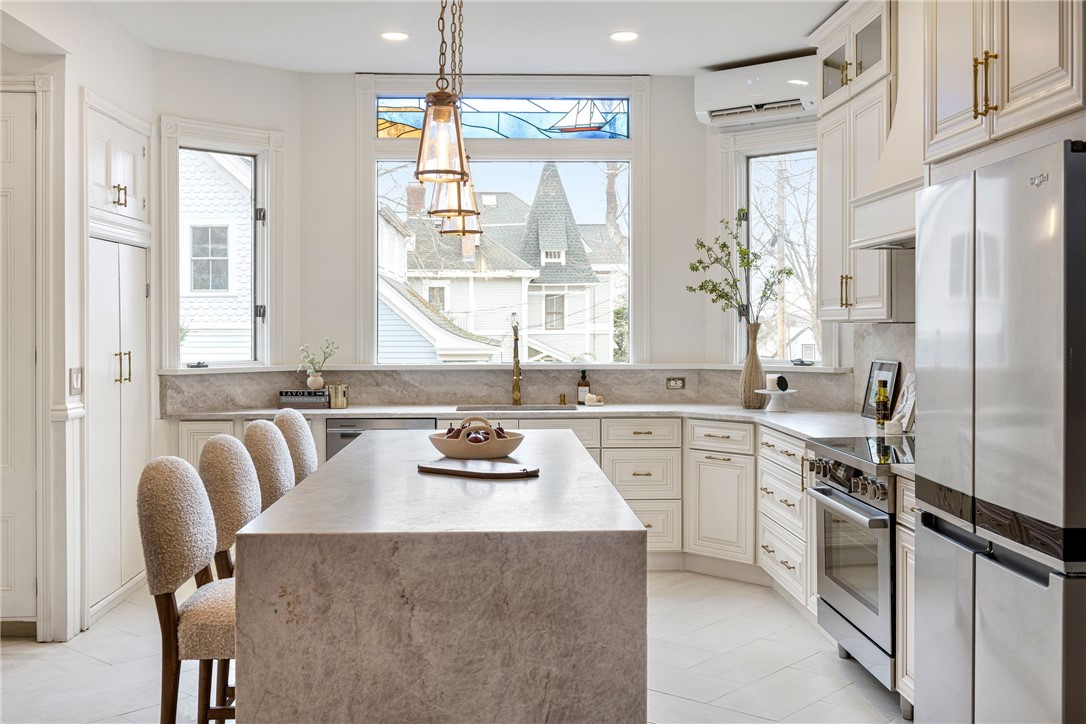 164 Prospect Street Providence, RI 02906 - Photo 7 of 48