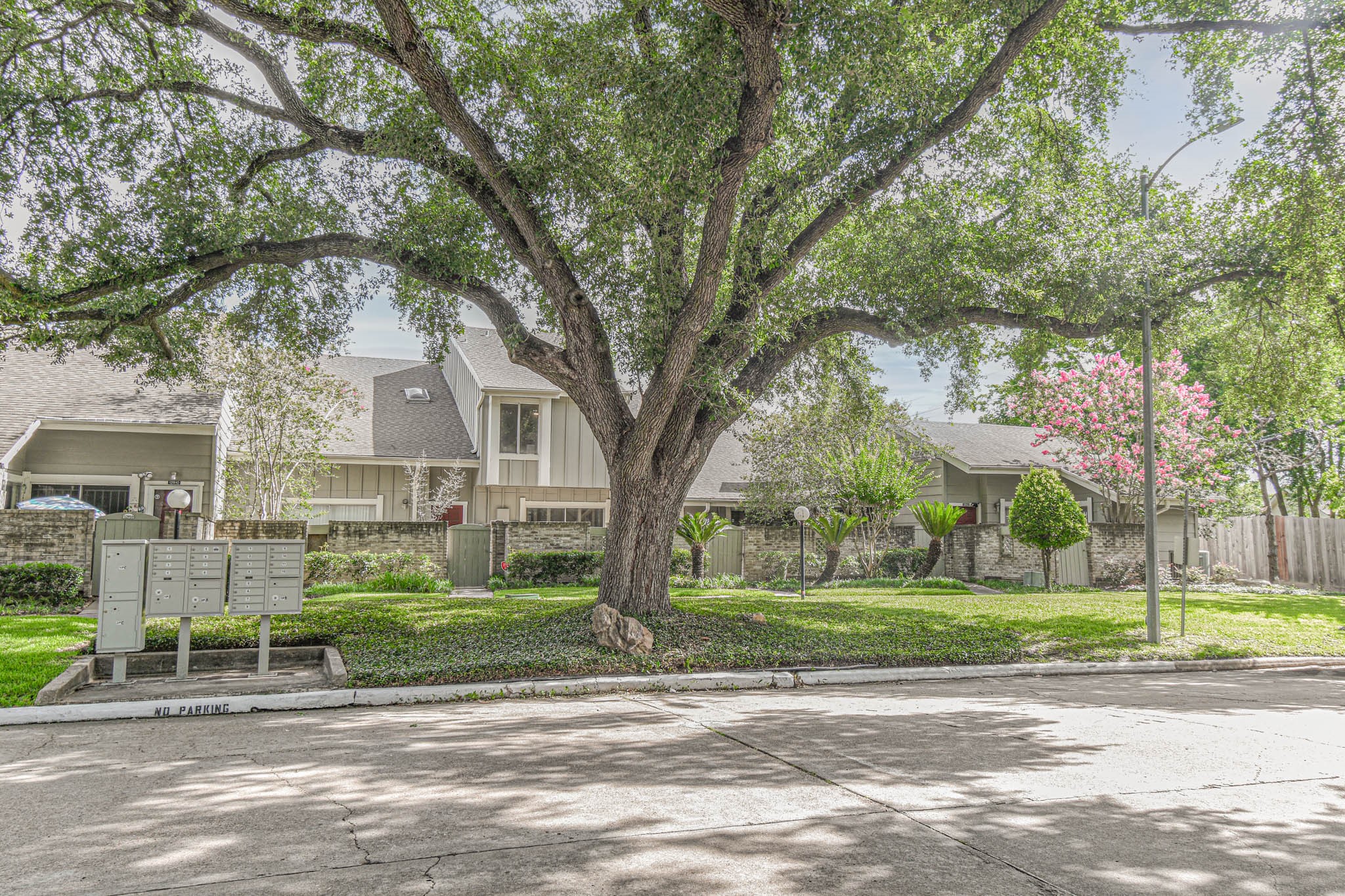 12906 Leader Street, Unit 2906 Houston, TX 77072 - Photo 3 of 22