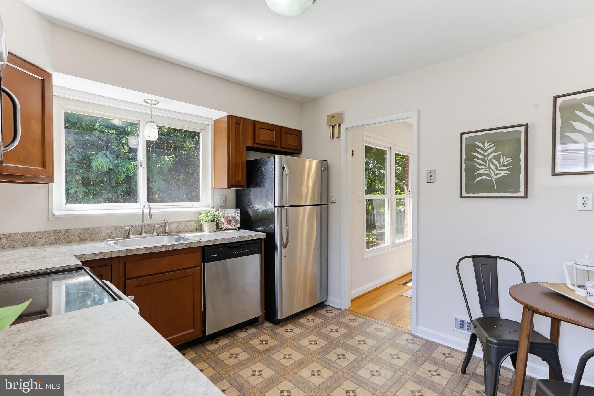 6000 Moorehead Road Baltimore, MD 21228 - Photo 9 of 29 Gallery Image 9