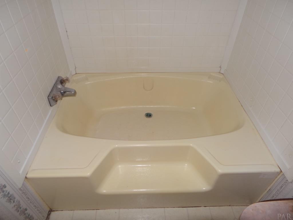 4448 Skylark Road Milton, FL 32583 - Photo 16 of 25 Gallery Image 16