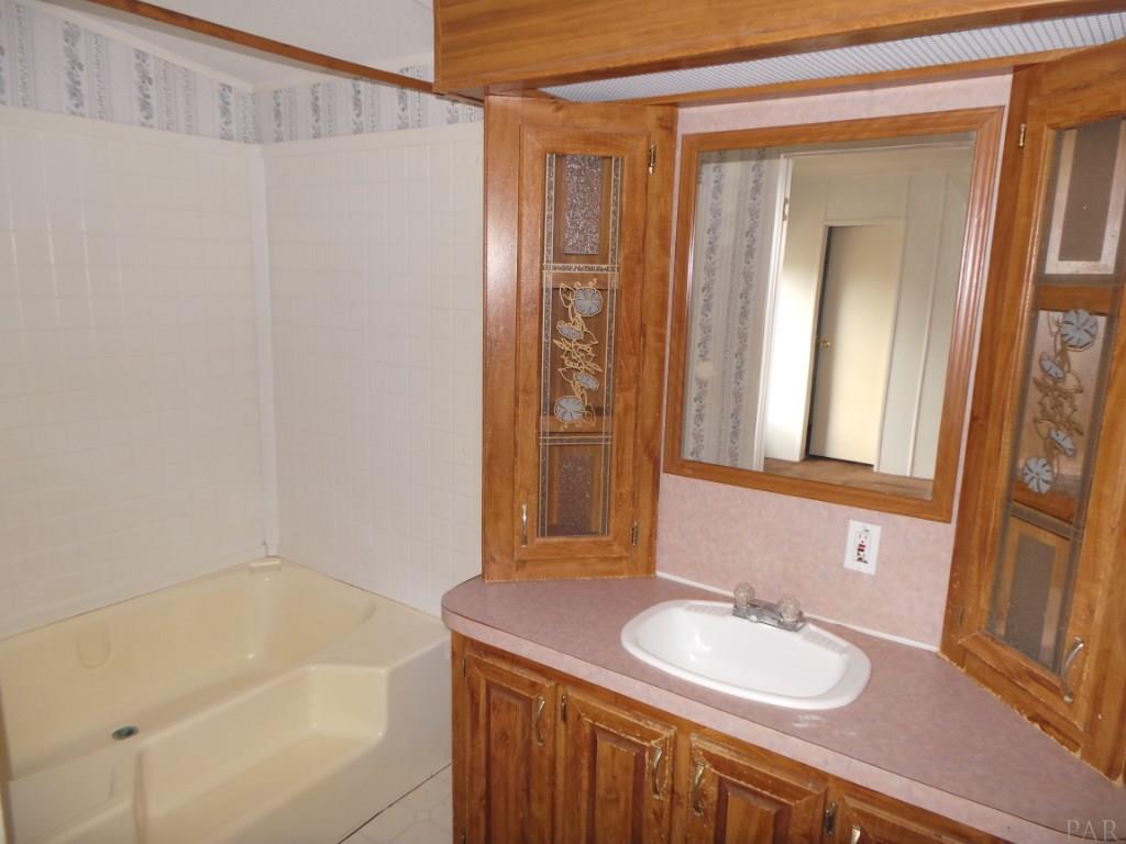 4448 Skylark Road Milton, FL 32583 - Photo 17 of 25 Gallery Image 17