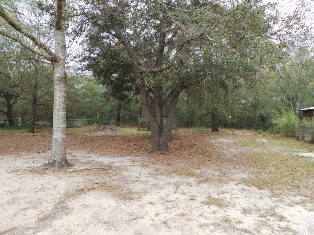 4448 Skylark Road Milton, FL 32583 - Photo 4 of 25 Gallery Image 4