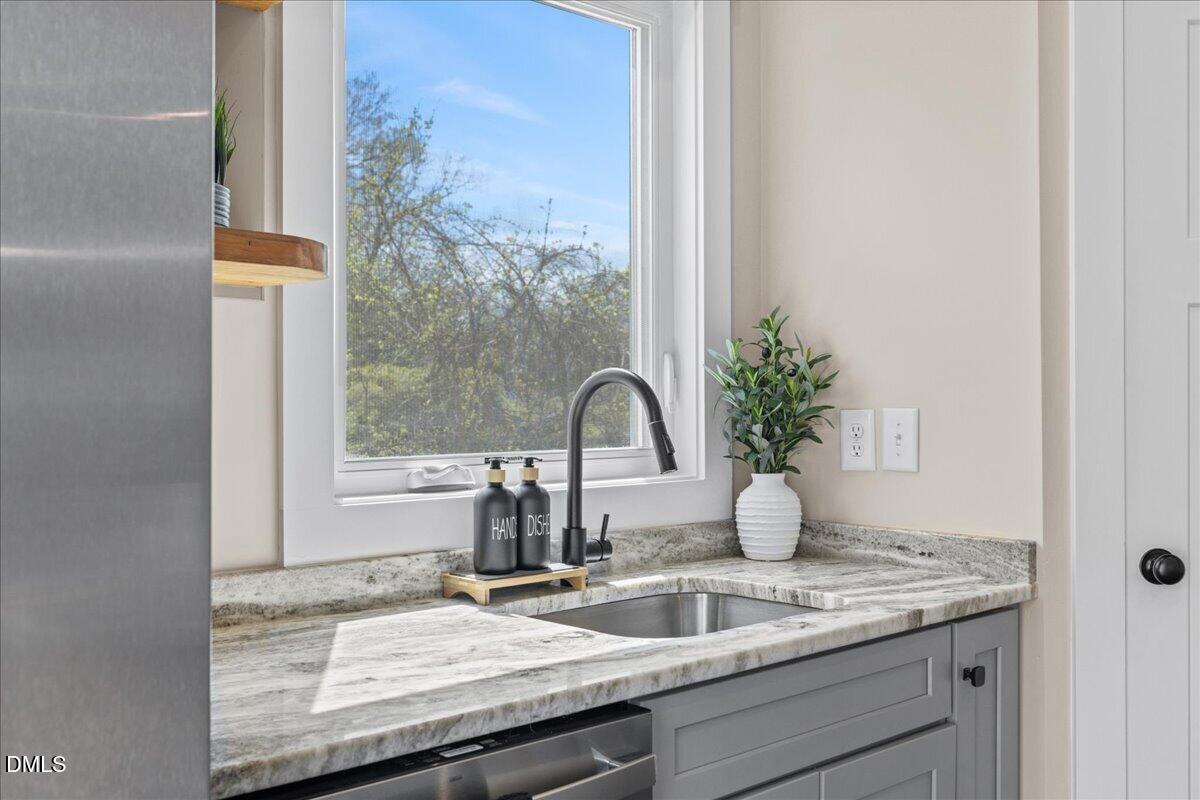 402 Poplar Street Graham, NC 27253 - Photo 26 of 48 29-402 Poplar St