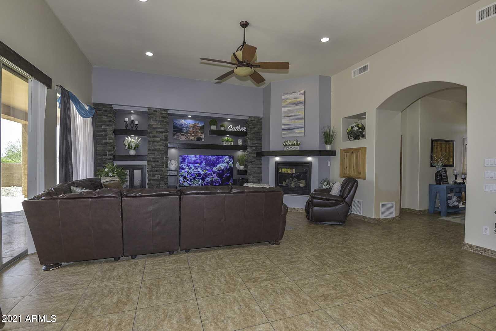 2415 West Tanya Road Phoenix, AZ 85086 - Photo 20 of 55 Great Room-Foyer