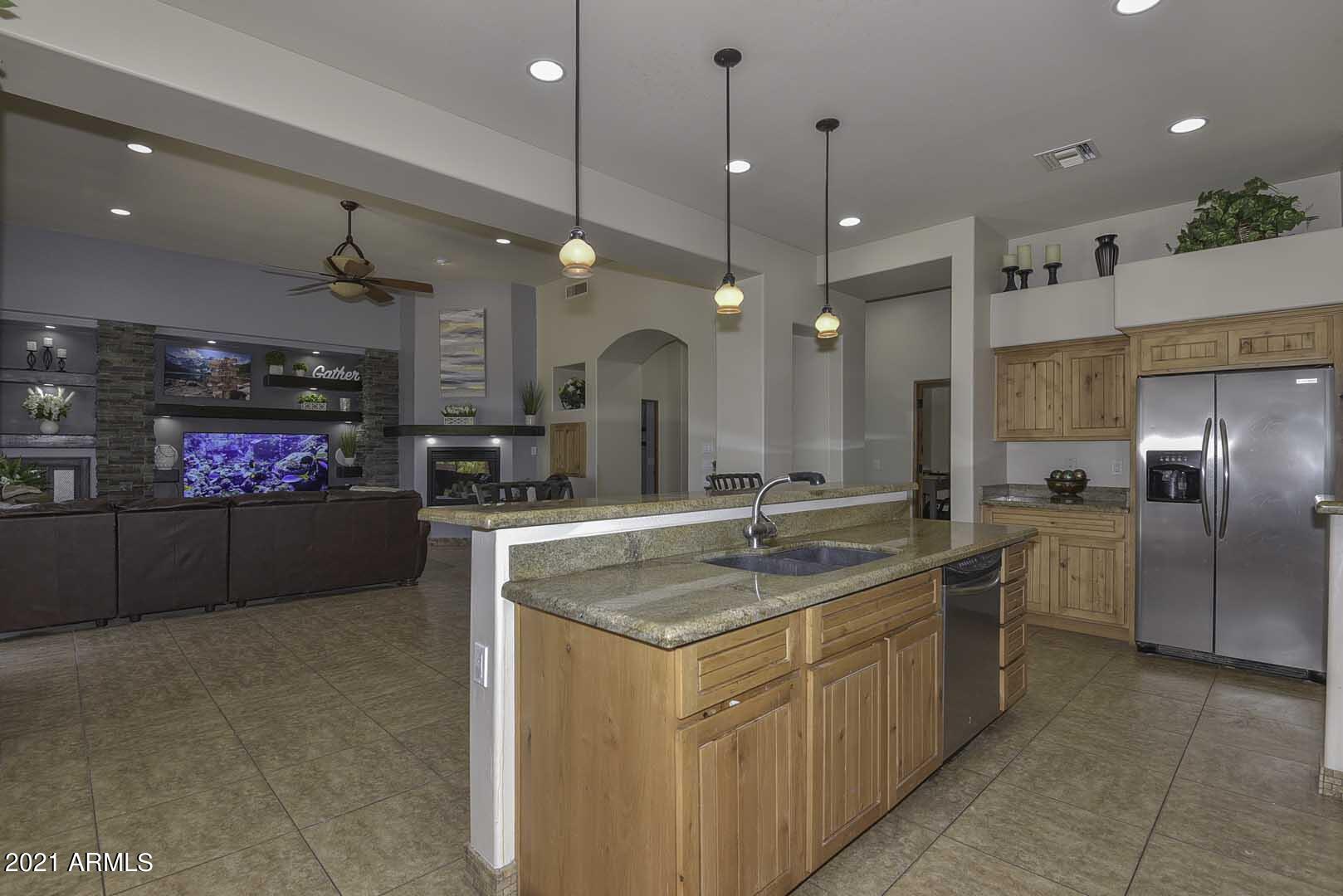 2415 West Tanya Road Phoenix, AZ 85086 - Photo 24 of 55 Kitchen-Great Room