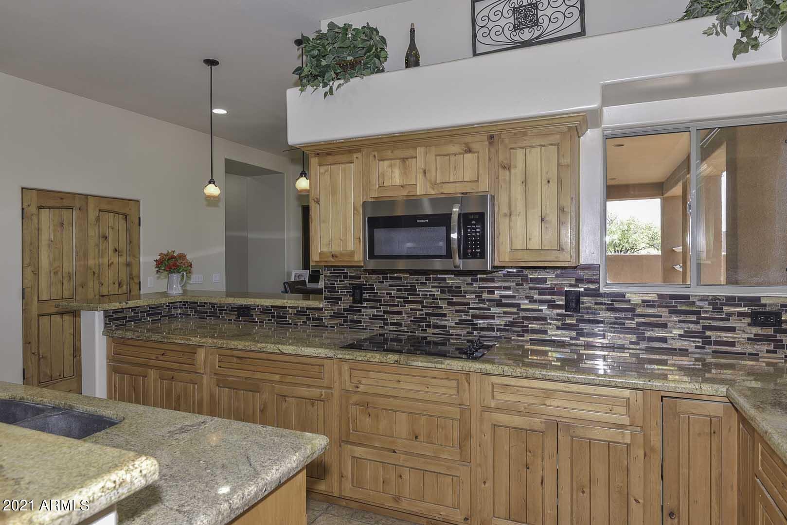 2415 West Tanya Road Phoenix, AZ 85086 - Photo 30 of 55 Kitchen-Stove