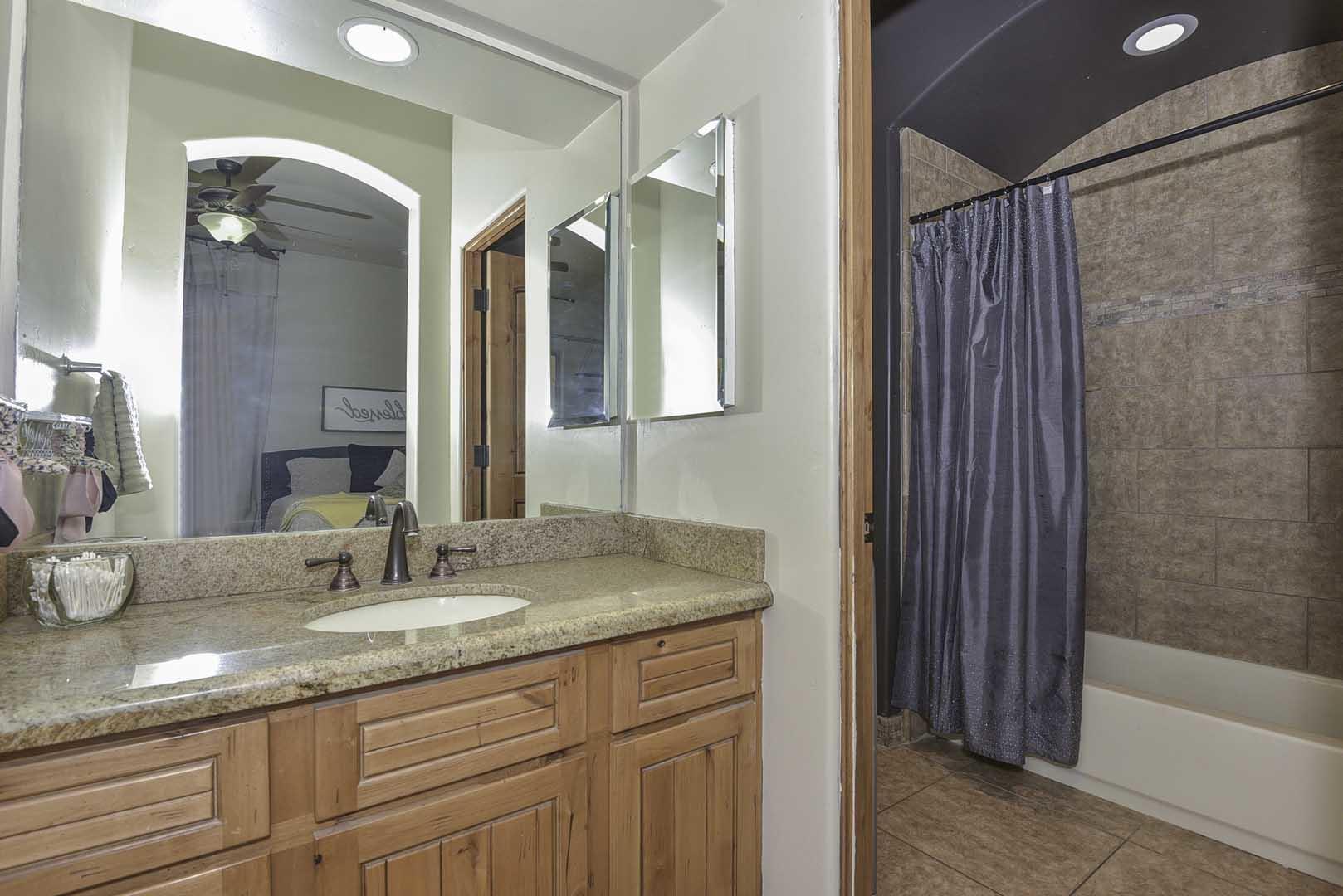 2415 West Tanya Road Phoenix, AZ 85086 - Photo 40 of 55 Adjoining Bath