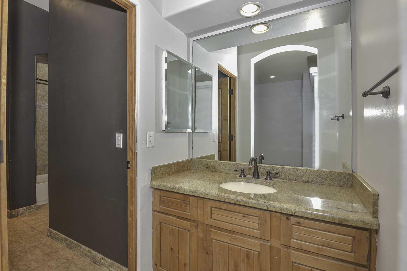 2415 West Tanya Road Phoenix, AZ 85086 - Photo 41 of 55 Adjoining Bath2