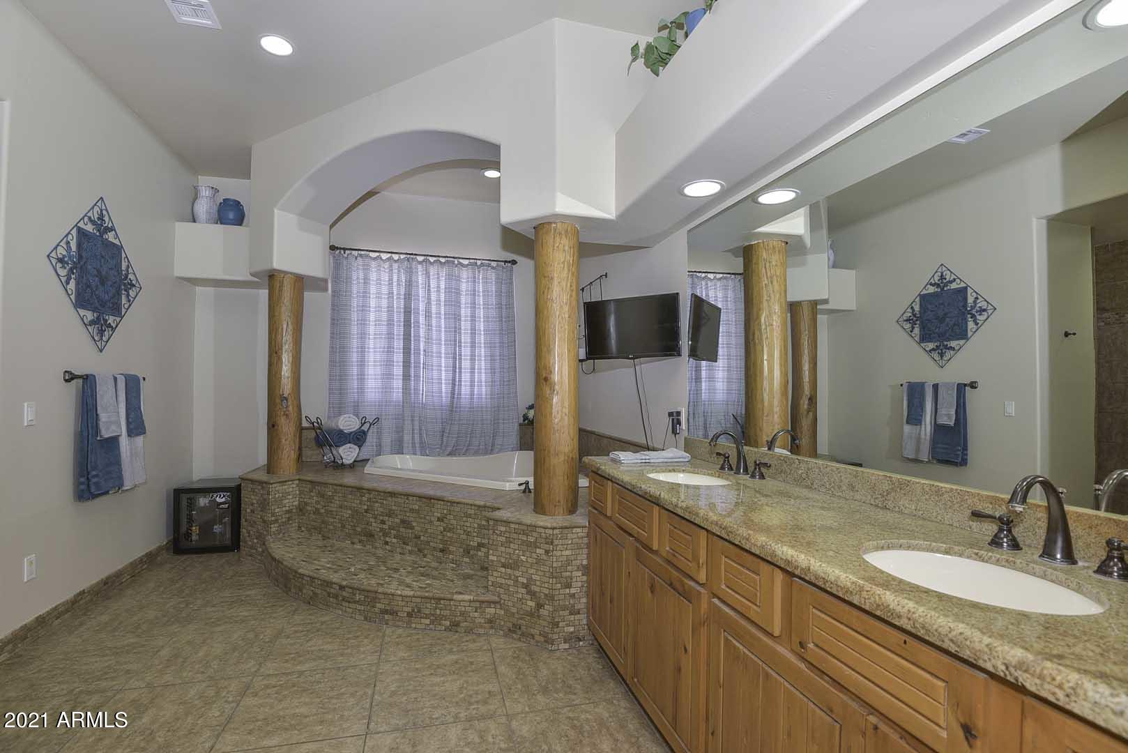 2415 West Tanya Road Phoenix, AZ 85086 - Photo 47 of 55 Master Bath2