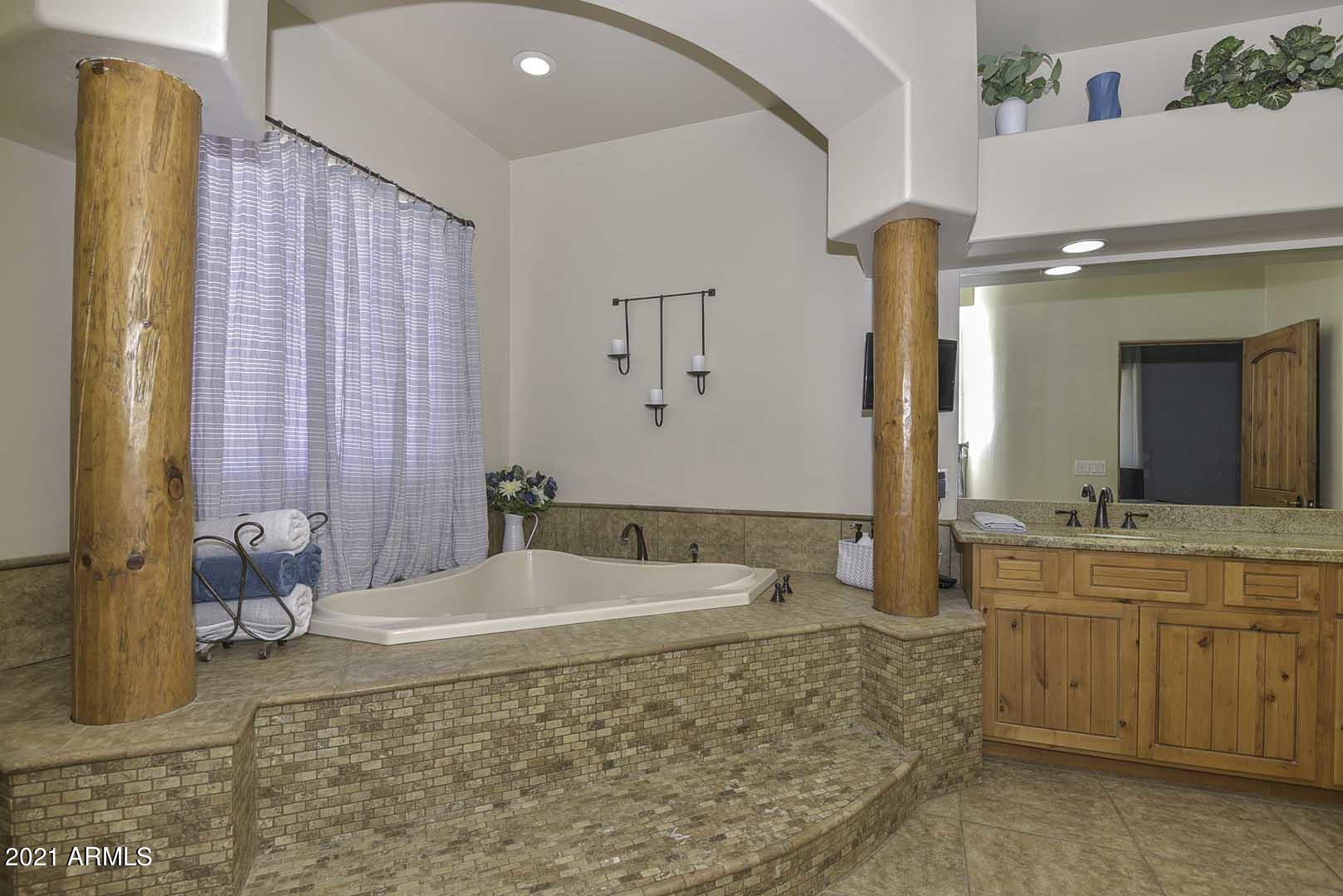 2415 West Tanya Road Phoenix, AZ 85086 - Photo 49 of 55 Master Bath-Garden Tub