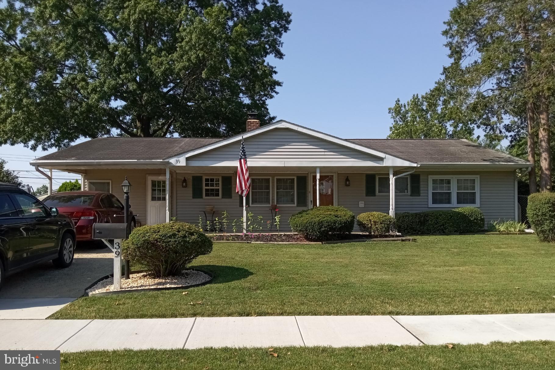 39 Broadleaf Road Levittown, PA 19057 - Photo 1 of 27 Gallery Image 1