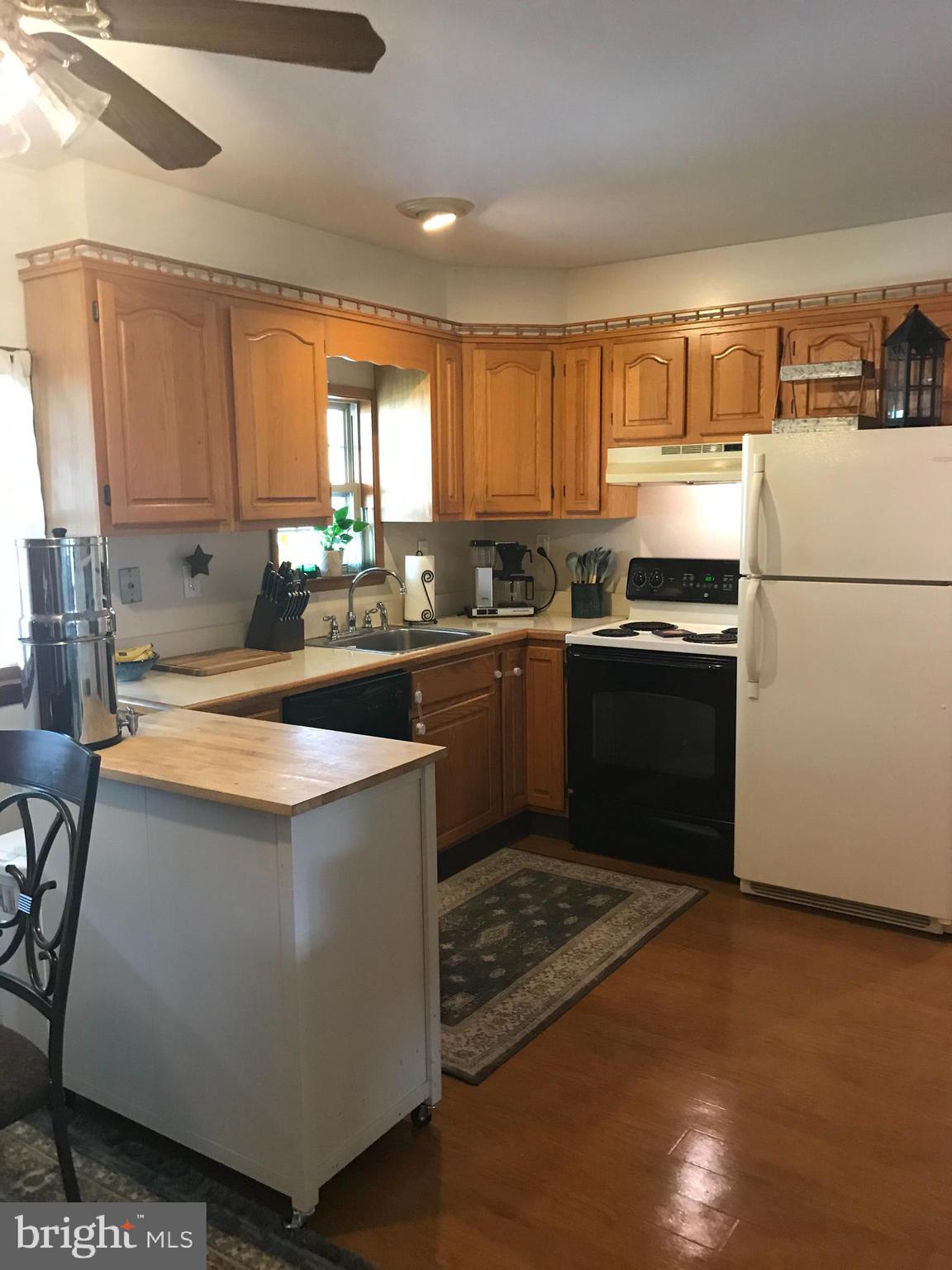 39 Broadleaf Road Levittown, PA 19057 - Photo 12 of 27 Gallery Image 12