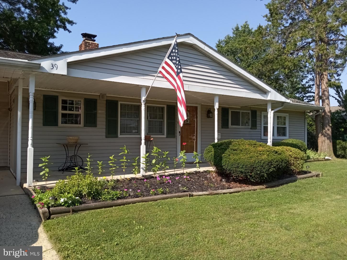 39 Broadleaf Road Levittown, PA 19057 - Photo 3 of 27 Gallery Image 3
