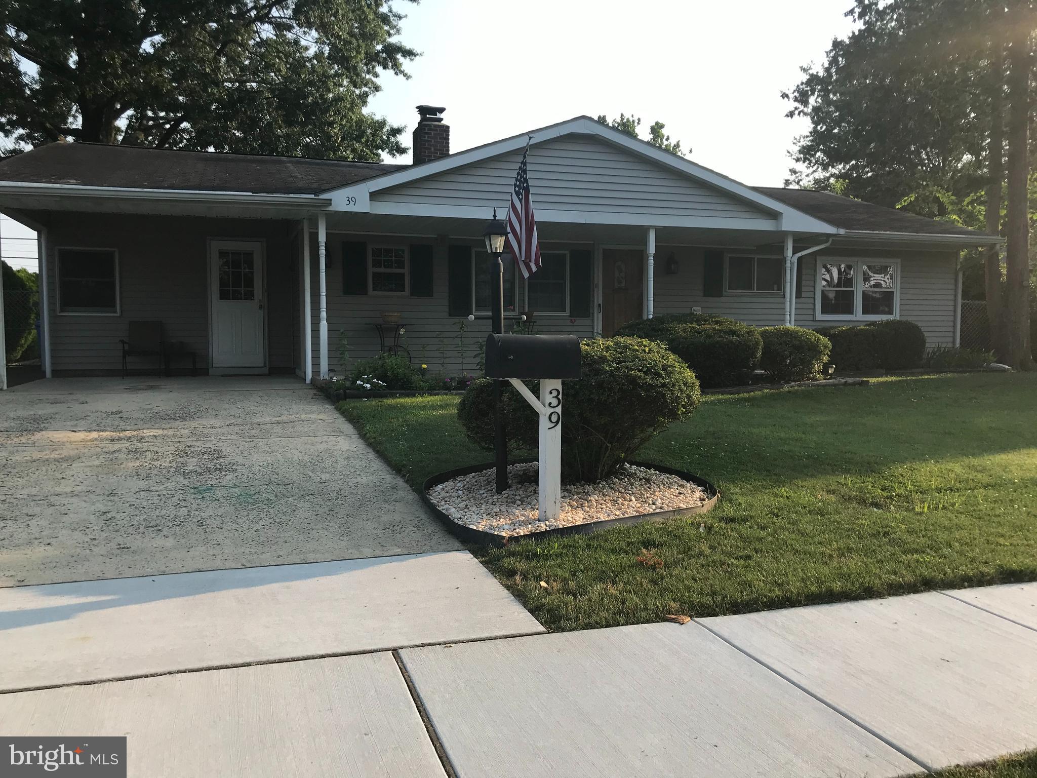 39 Broadleaf Road Levittown, PA 19057 - Photo 5 of 27 Gallery Image 5