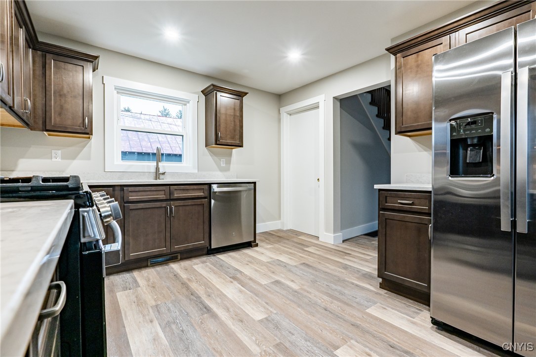 508 Clinton Street Rome, NY 13440 - Photo 4 of 32