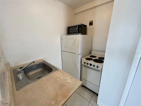 $950 | 3226 South Atlantic Avenue, Unit 2, Daytona Beach, FL 32118