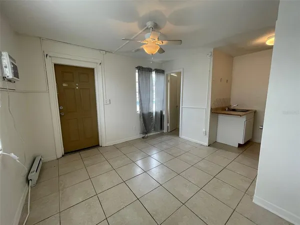 $950 | 3226 South Atlantic Avenue, Unit 2, Daytona Beach, FL 32118