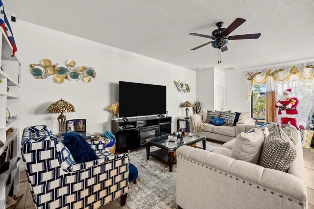 $3,000 | 6545 Northwest Oaklawn Way Port, Port St. Lucie, FL 34983