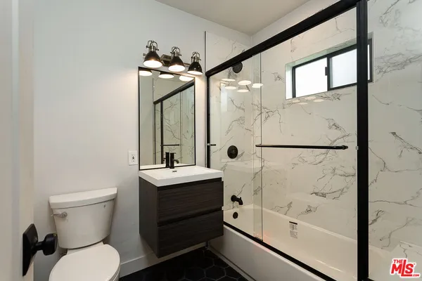 $1,995 | 11680 Ohio Avenue, Unit 202, Los Angeles, CA 90025