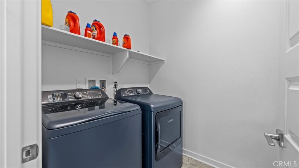 7044 Mallow Drive Mall, Unit 4 Fontana, CA 92336 - Photo 15 of 19 a utility room with dryer and washer