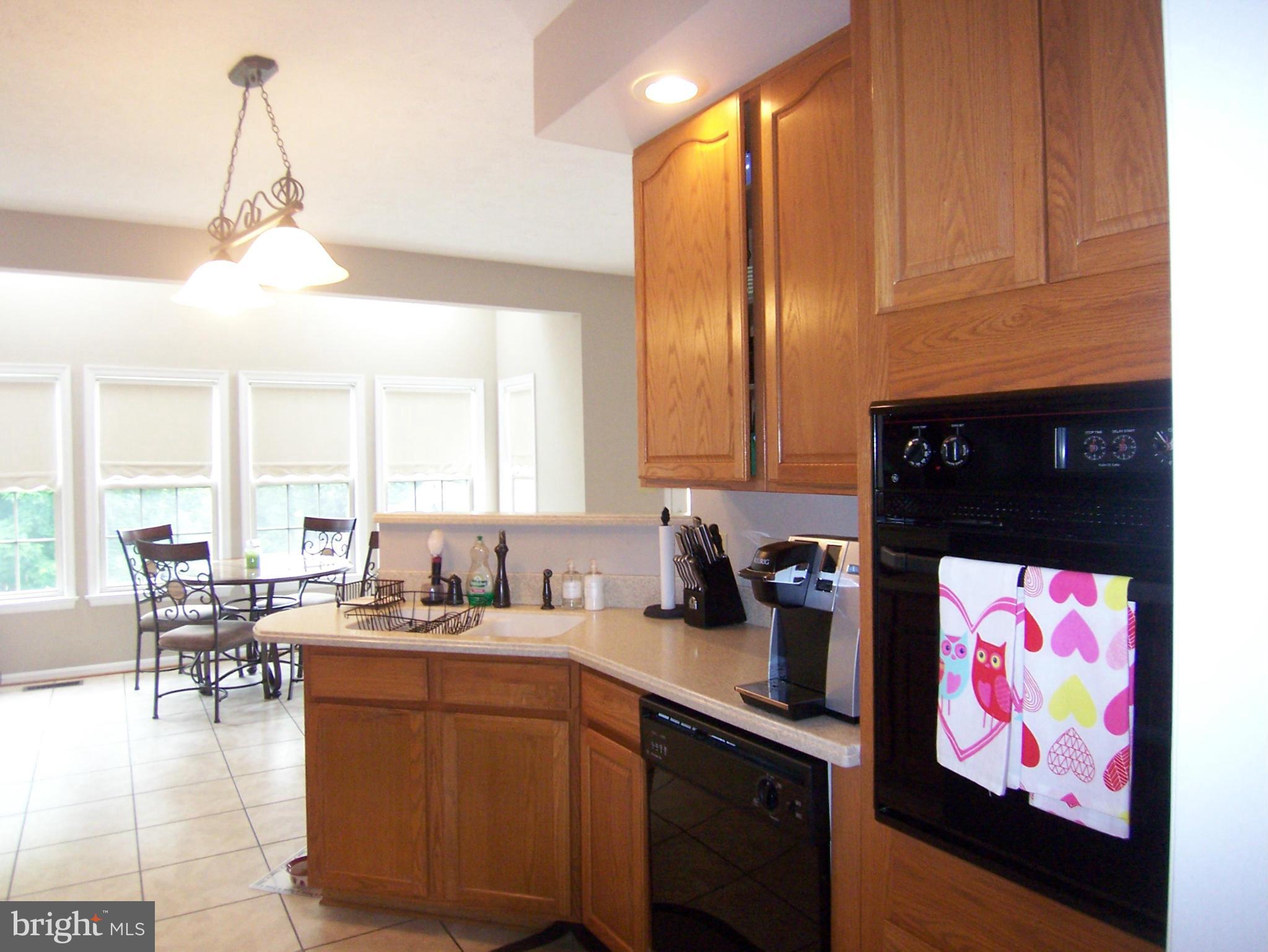123 Canyon Road Winchester, VA 22602 - Photo 8 of 29 Kitchen