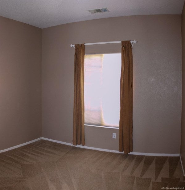 1026 Clearview Street Tehachapi, CA 93561 - Photo 9 of 32 Gallery Image 9