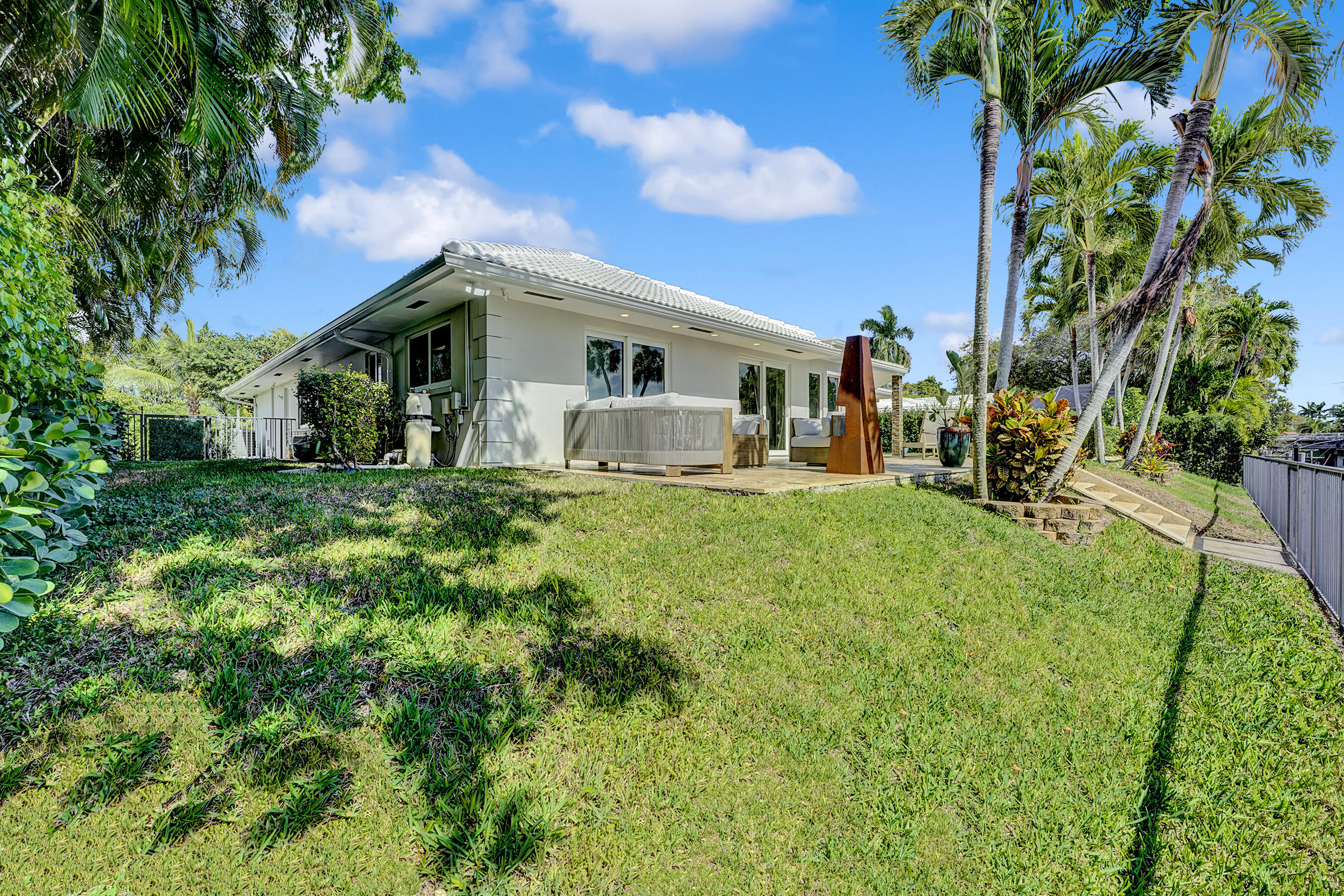 700 Holly Lane Boca Raton, FL 33486 - Photo 25 of 32 Rear of home