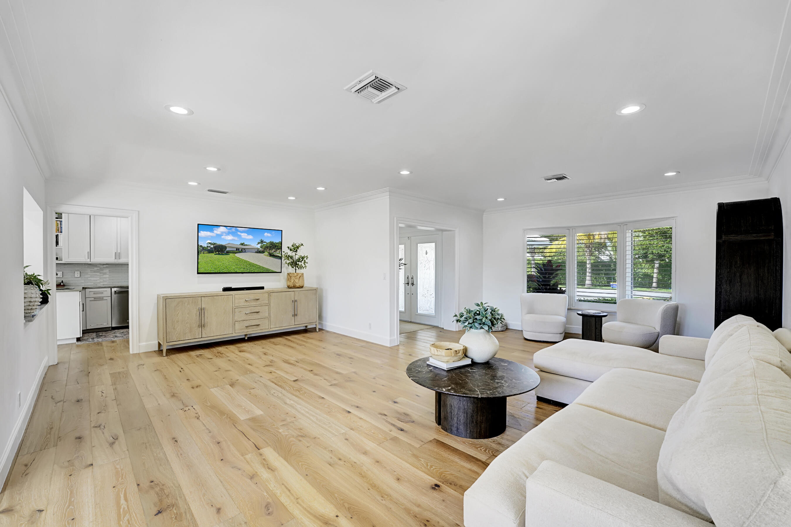 700 Holly Lane Boca Raton, FL 33486 - Photo 5 of 32 Living Room