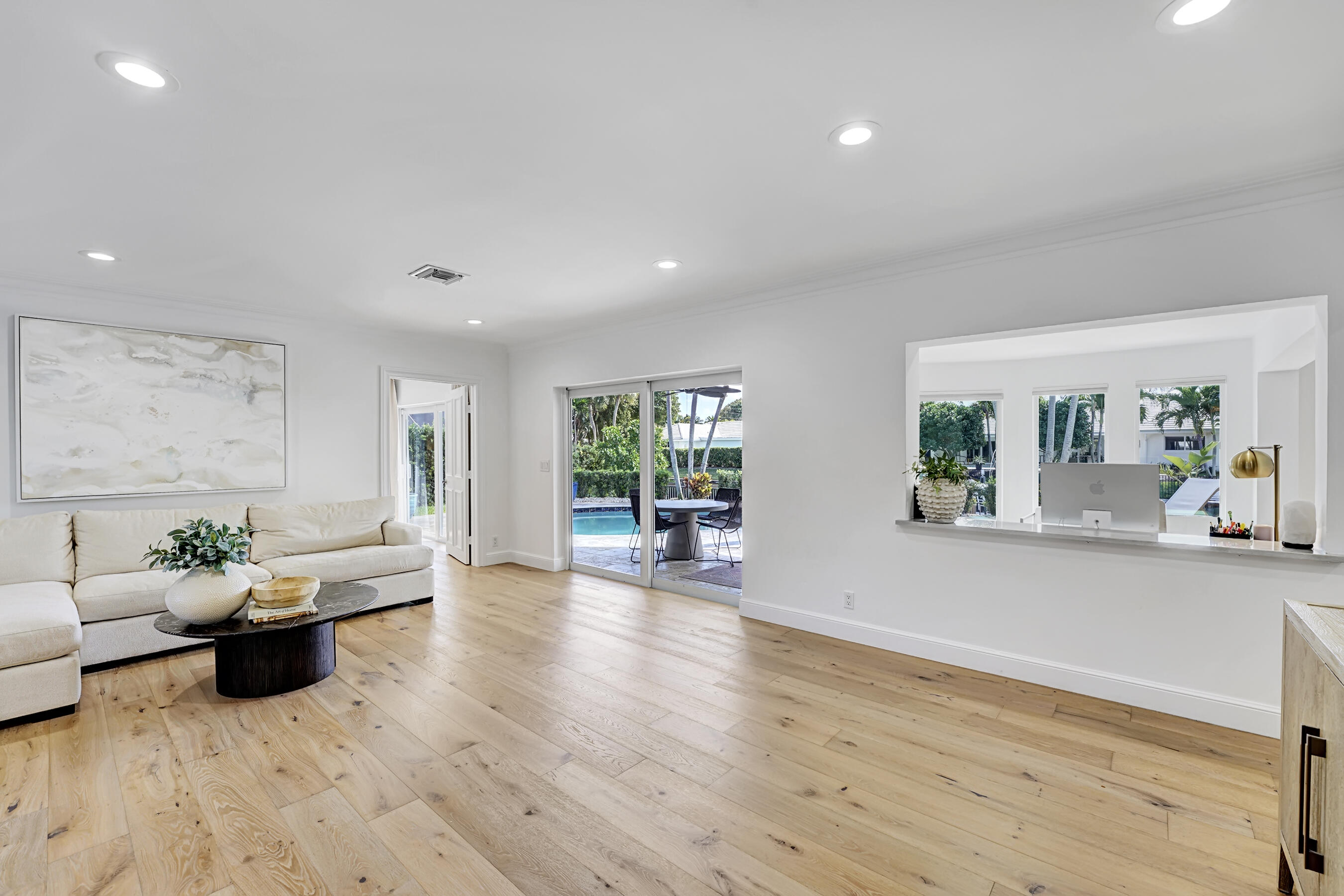 700 Holly Lane Boca Raton, FL 33486 - Photo 6 of 32 Living Room