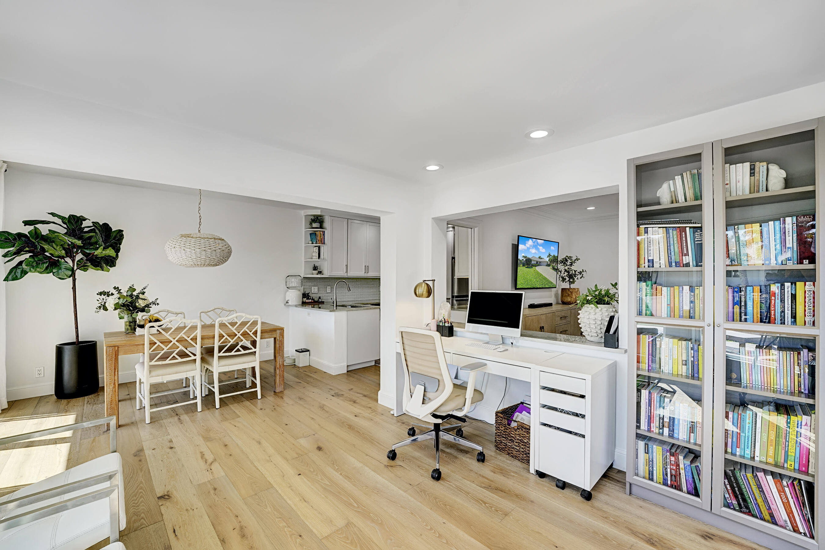 700 Holly Lane Boca Raton, FL 33486 - Photo 10 of 32 Florida Room / Dining Room