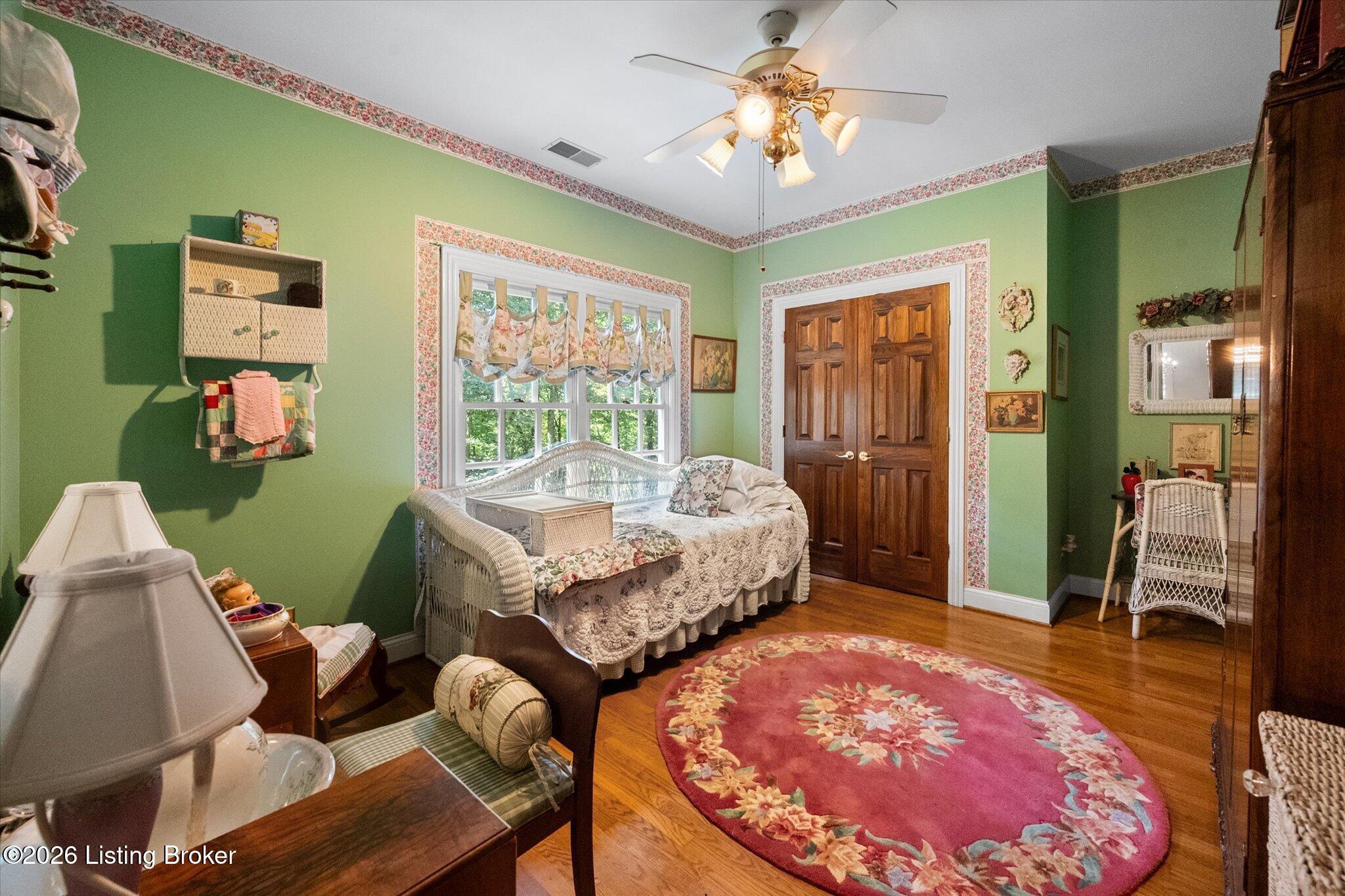 7101 Hickory Valley Road Louisville, KY 40299 - Photo 22 of 33 Third Bedroom