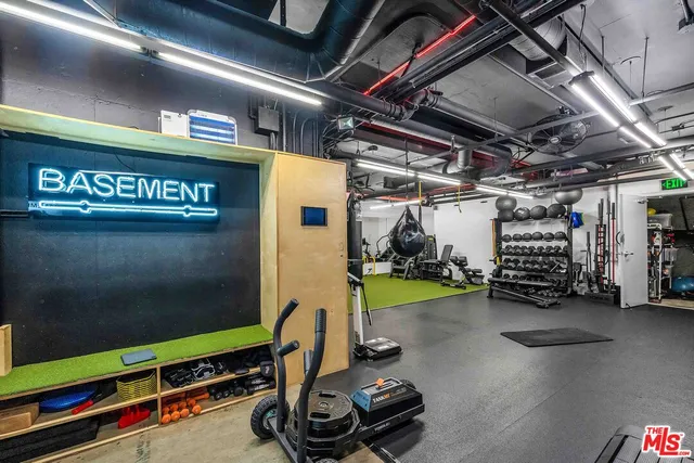 $4,195 | 1260 South Corning Street, Unit 505, Los Angeles, CA 90035