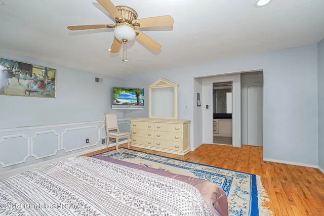 $1,299,999 | 872 Edgegrove Avenue | Woodrow