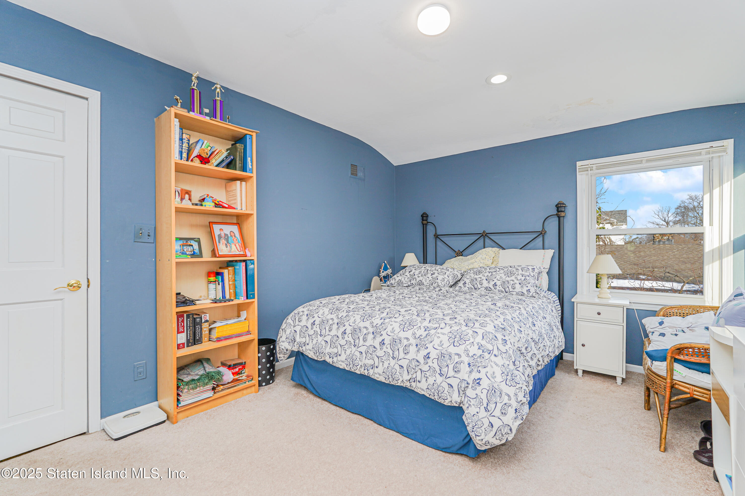 872 Edgegrove Avenue Staten Island, NY 10309 - Photo 18 of 26 Photo Jan 24 2025, 3 31 44 AM