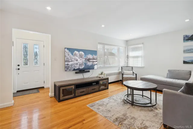 $1,178,000 | 29-30 Bell Boulevard | Bayside