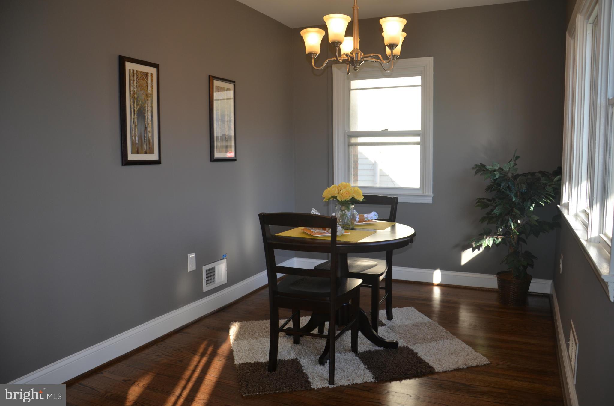 404 Holy Cross Road Baltimore, MD 21225 - Photo 10 of 24 Dining Room