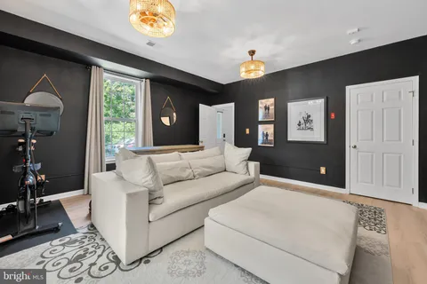 $330,000 | 14 Hillview Circle, Lansdowne, PA 19050