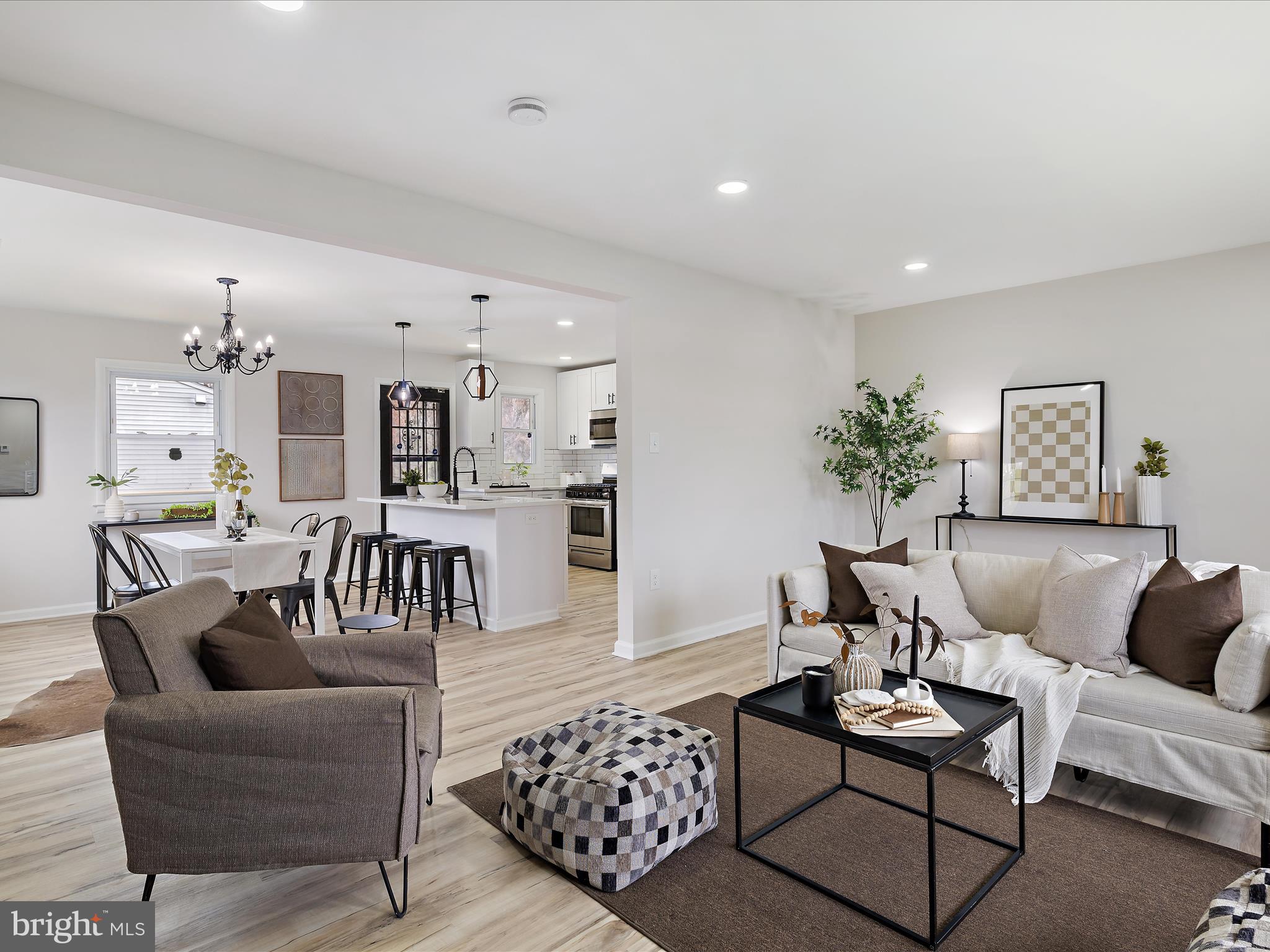 7040 Windsor Mill Road Gwynn Oak, MD 21207 - Photo 7 of 34 Living Room