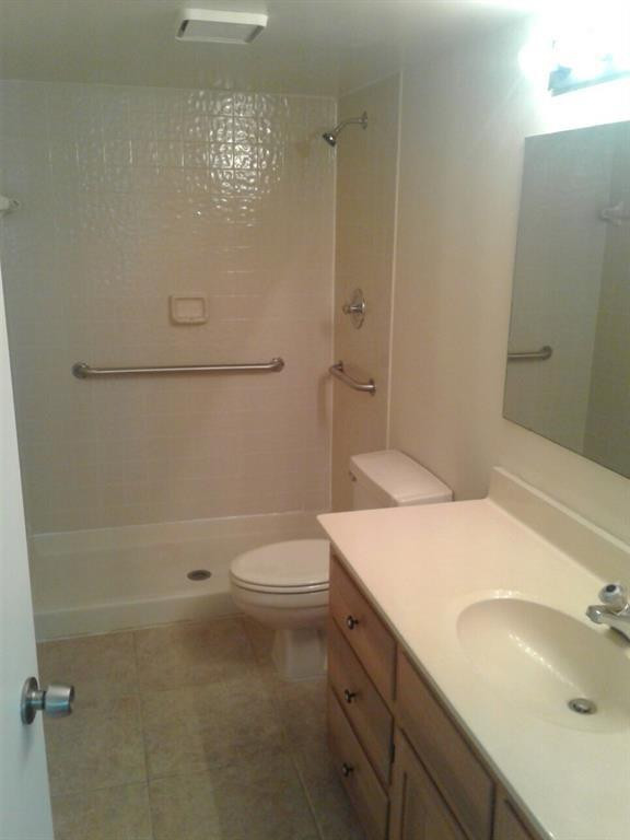 2323 Linton Ridge Circle, Unit D4 Delray Beach, FL 33444 - Photo 10 of 11 Photo 10