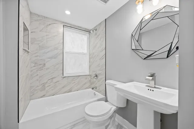 $269,900 | 209 North Hunter Street, Thornton, IL 60476