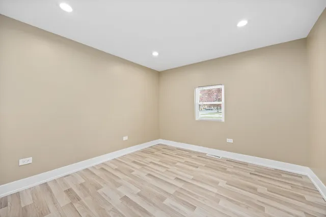 $269,900 | 209 North Hunter Street, Thornton, IL 60476