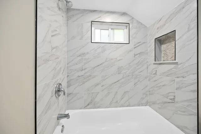 $269,900 | 209 North Hunter Street, Thornton, IL 60476