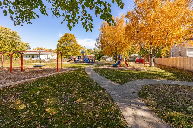 $269,900 | 209 North Hunter Street, Thornton, IL 60476